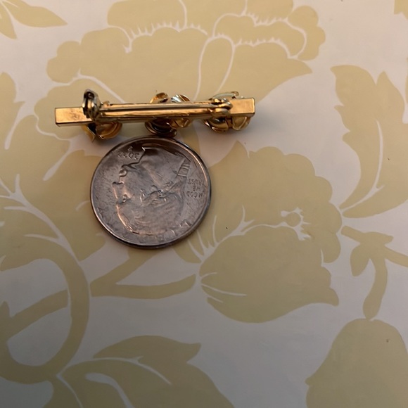 Sweet vintage 3 Rose bar pin - Picture 5 of 5